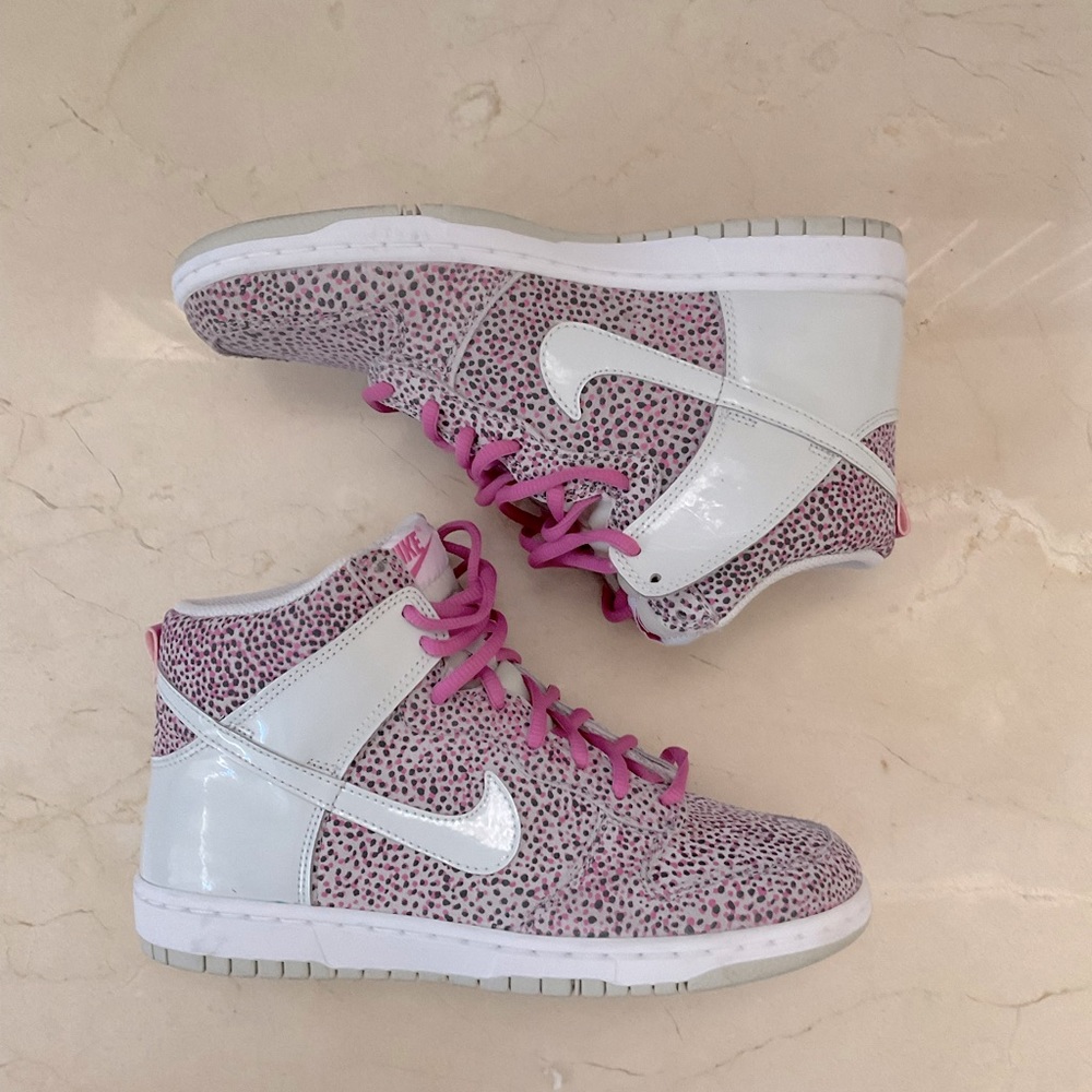 NIKE Pink/Grey Dotted High Tops - Womens Size 8 (PENDING)
